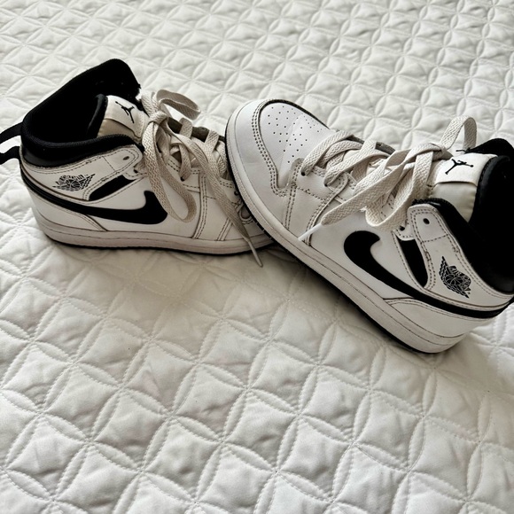 Jordan 1 Mid Youth Black White Sneakers Size 13C - Picture 8 of 14